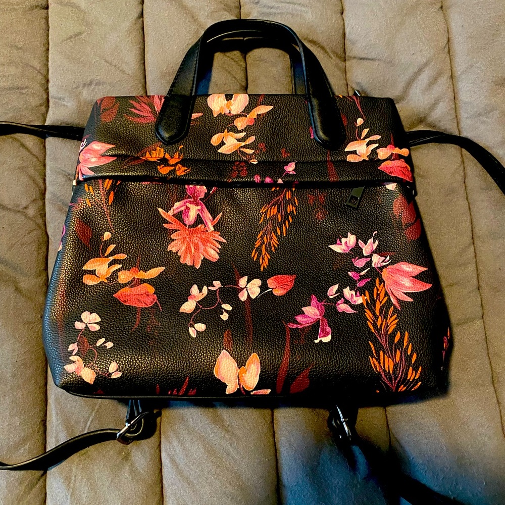 Women’s floral crossbody purse/backpack